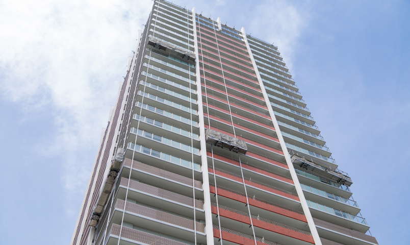 Large-scale repair of a high-rise condominium