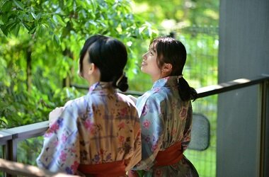 野鳥天国・芦ノ湖、蒼穹の湖に集う数多の野鳥を気軽に観察、はなをりバードウォッチングプランの販売